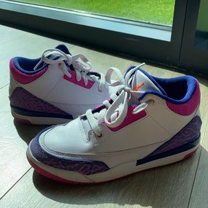 Air Jordan 3 Retro Barely Grape SIZE 2.5 Y